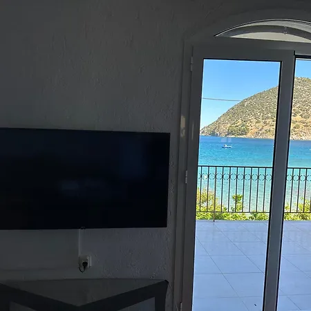 Beach House Above The Sea W Breathtaking View Vakantiehuis Tolón