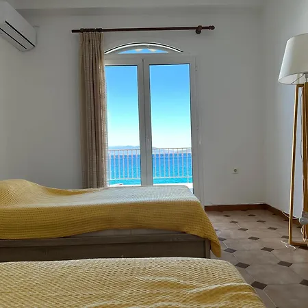 Beach House Above The Sea W Breathtaking View Vakantiehuis Tolón