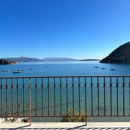 Vakantiehuis Beach House Above The Sea W Breathtaking View Tolón